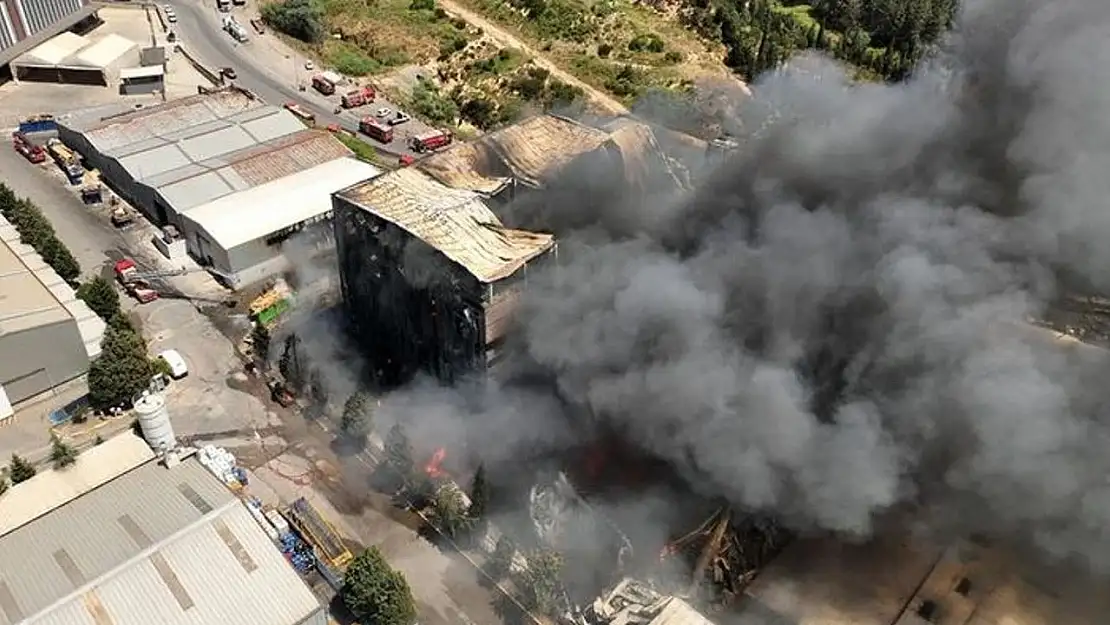 SON DAKİKA... Tuzla'da fabrika yangını