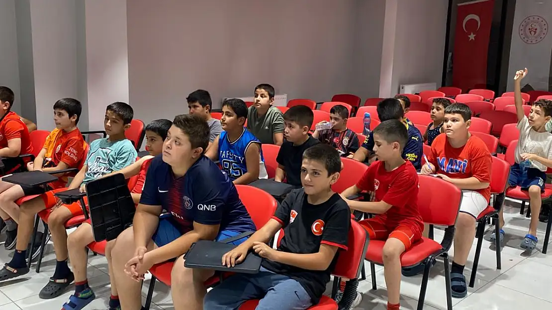 Sporcu Eğitim Merkezinde Sağlıklı beslenme semineri düzenlendi