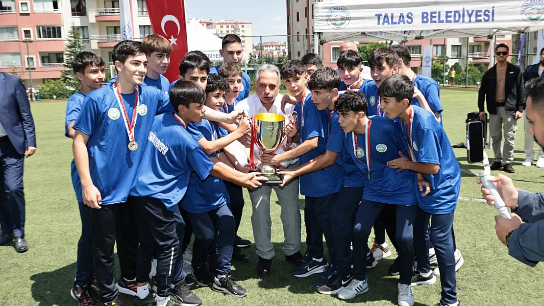 Talas Belediyespor yaz futbol okulu kapılarını açtı