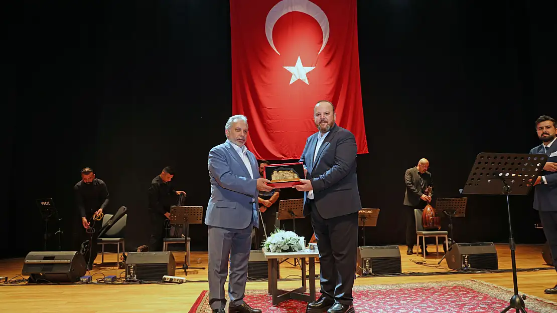 Talas'ta Mevlid-i Nebi haftasına Özel Necip Karakaya konseri