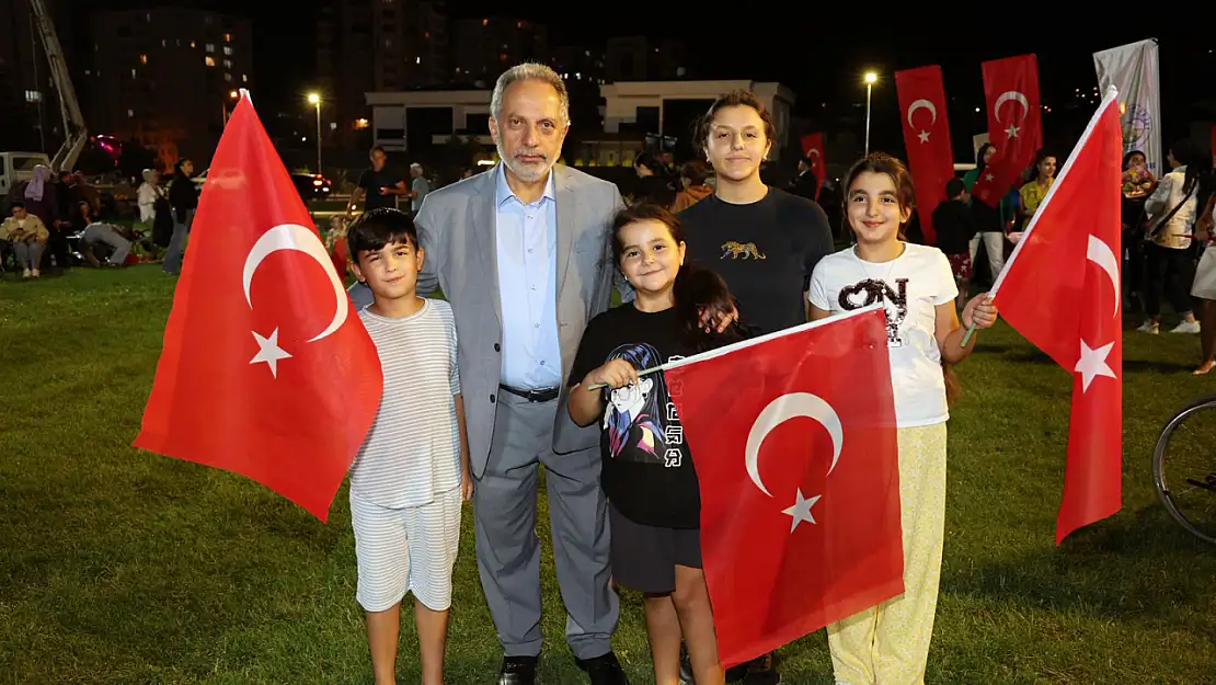 Talas'ta Zafer haftası coşkusu bayraklarla taçlandı