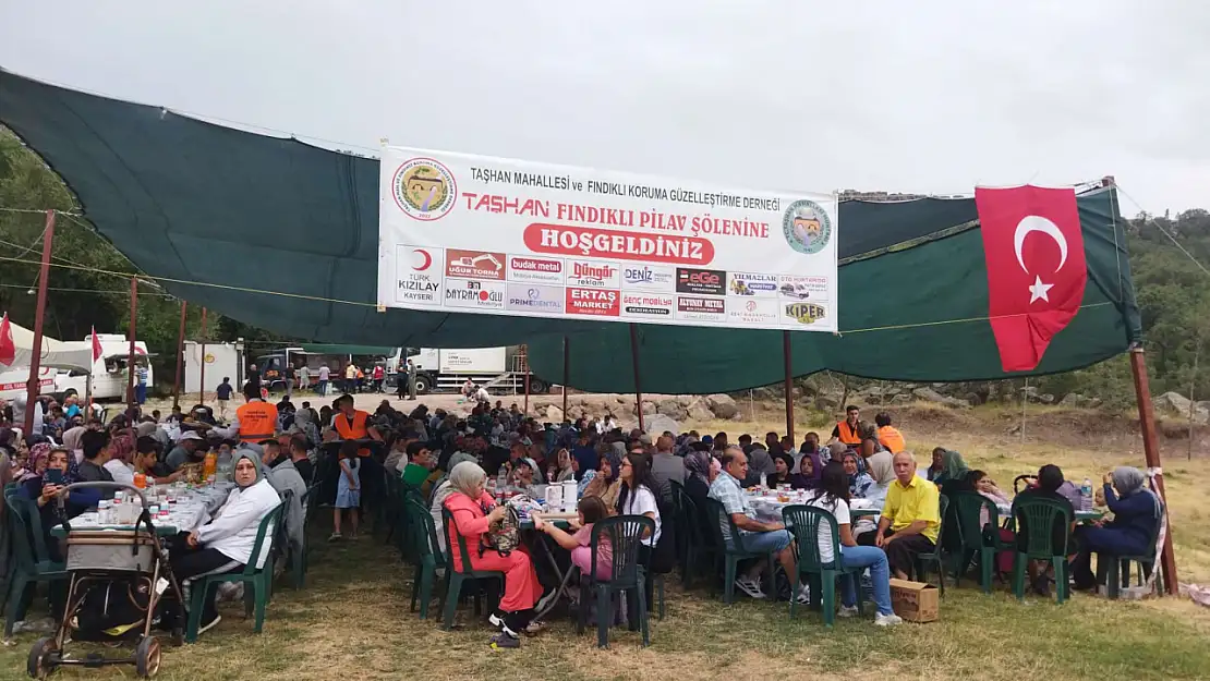 Taşhan Köyü Pilav Şenliği'ne bin kişi katıldı