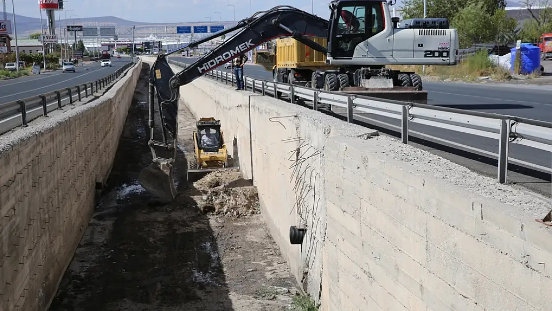 'Taşkın Su Kanalları Yağışlı Günlerde  Melikgazi'nin Sigortası Oluyor''