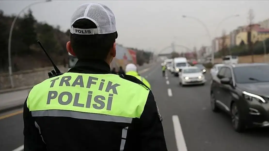 Trafik denetimlerinde 474 bin 456 sürücüye ceza kesildi