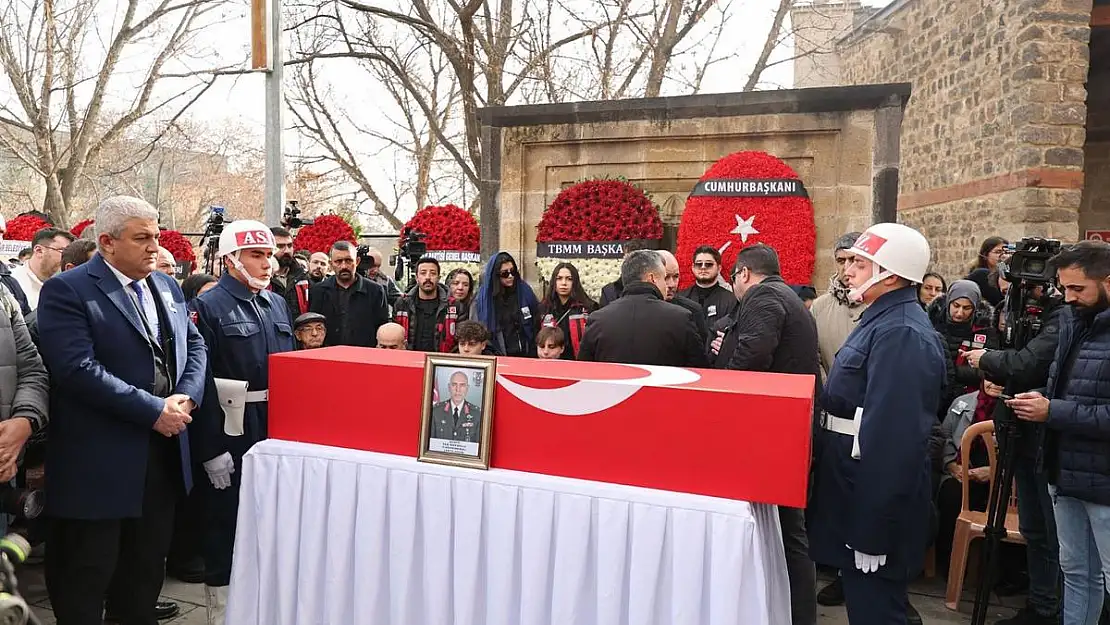 ŞEHİT TUĞGENERAL İSA BAYDİLLİ SON YOLCULUĞUNA UĞURLANDI