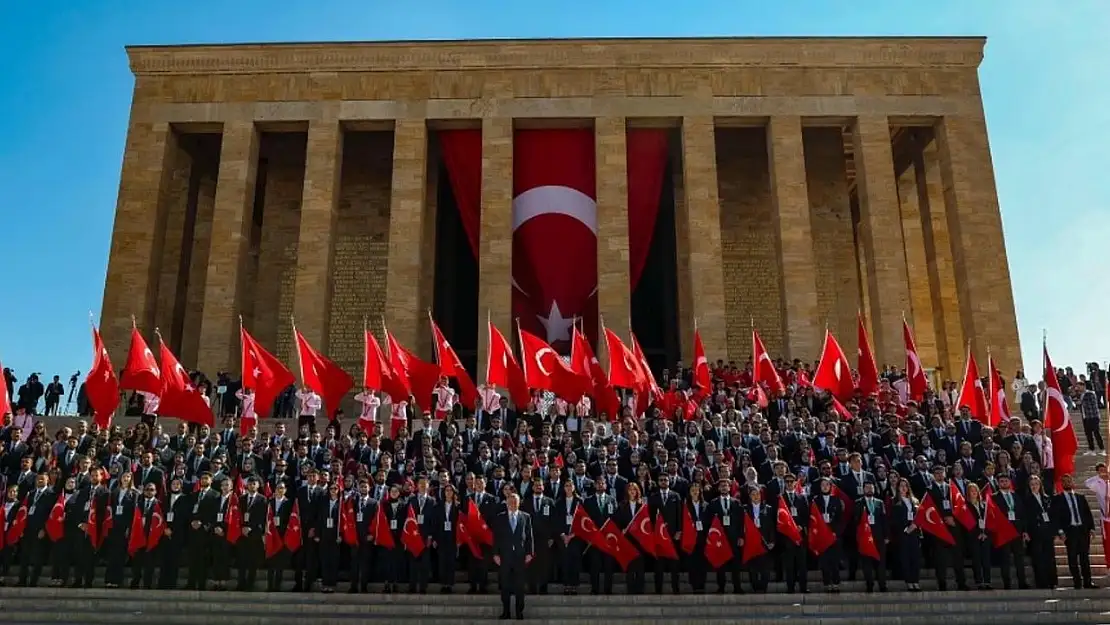 Türkiye, 19 Mayıs'ı Anıtkabir'de selamladı