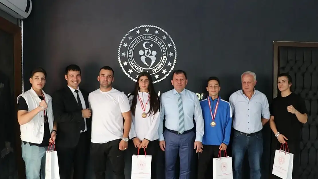 U22 Boks Şampiyonası'na giden  4 sporcu madalyayla döndü