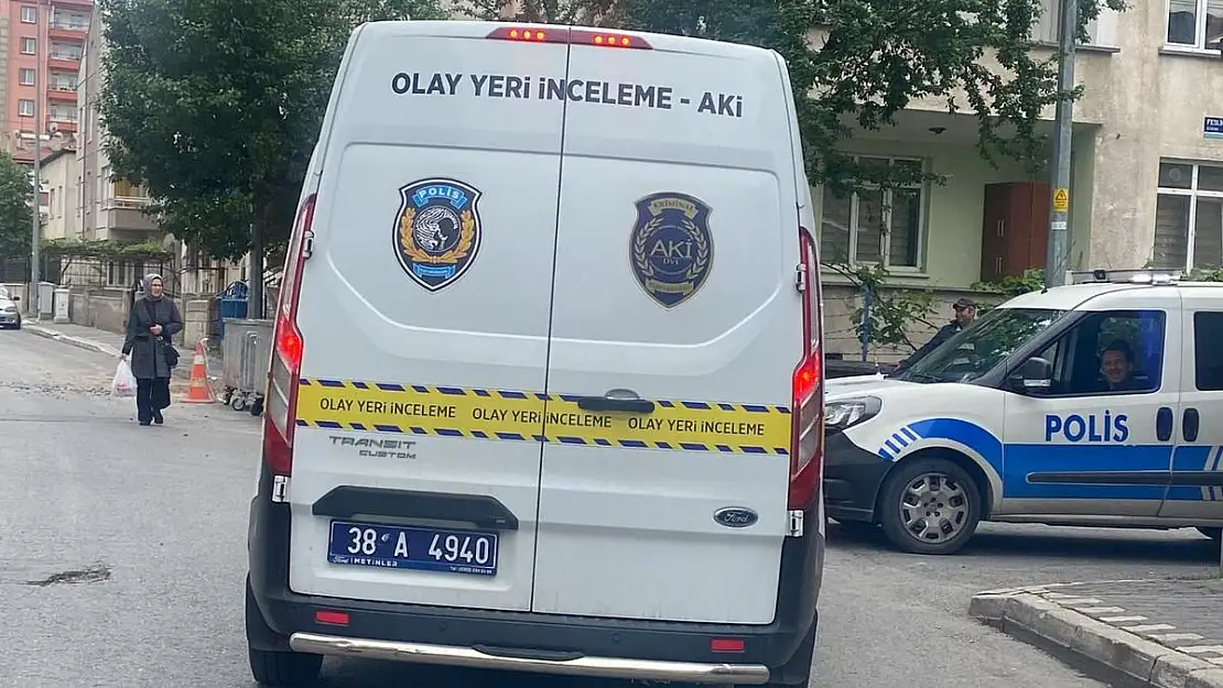 Uzaklaştırma kararı bulunan babası bıçakla kızını yaralandı