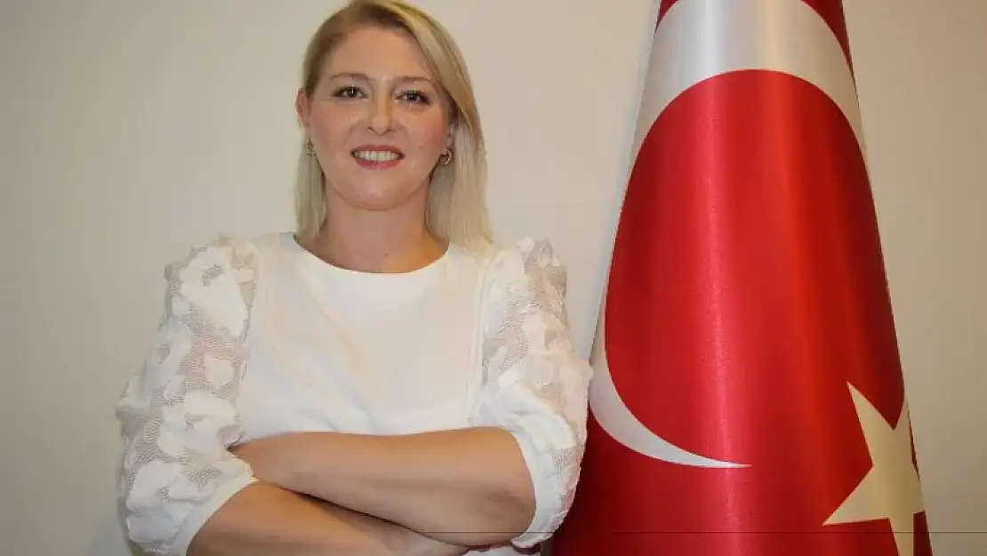 Uzunköprü'de afiş tartışması: Özlem Becan'dan yanıt geldi