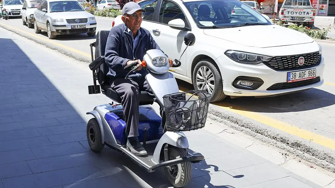 YAHYALI BELEDİYESİ GÖNÜL KÖPRÜLERİ KURMAYA DEVAM EDİYOR
