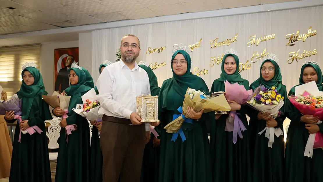 Yahyalı'da 12 Öğrenci Hafızlık belgesi aldı