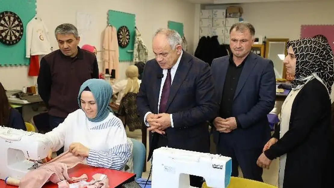 Yahyalı'da Kadınlar İçin Tekstil Kursu Açıldı