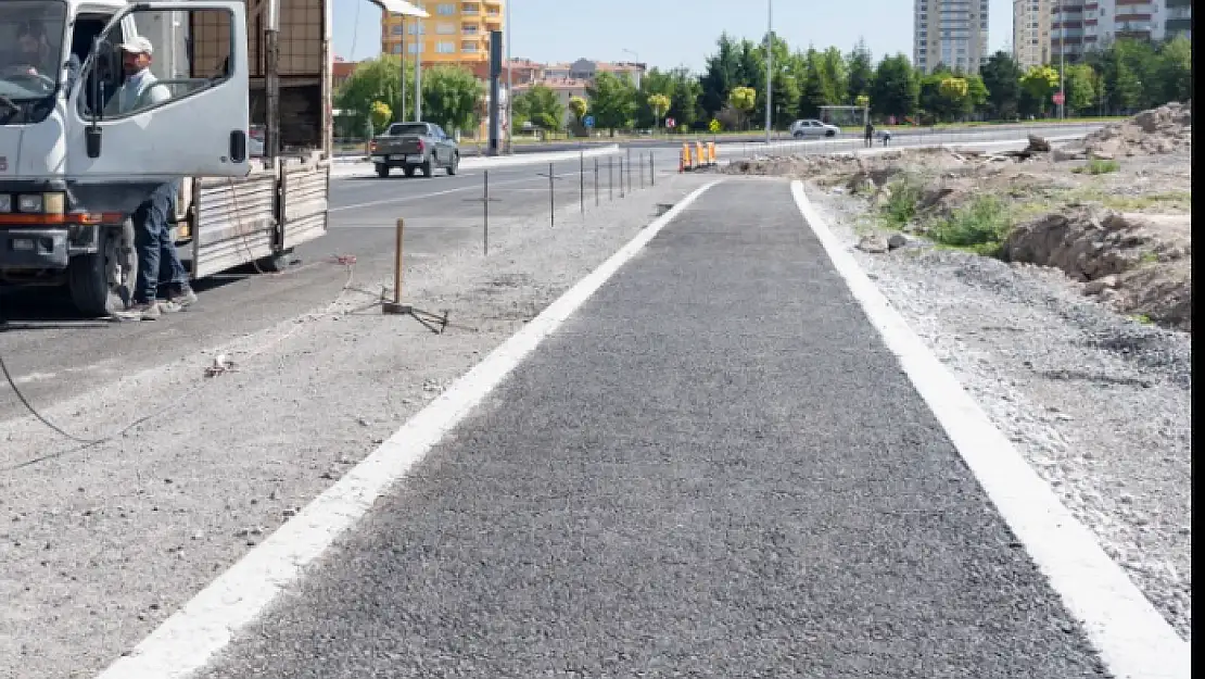 YENİ YAPILAN YOLLARA 'BİSİKLET YOLU'