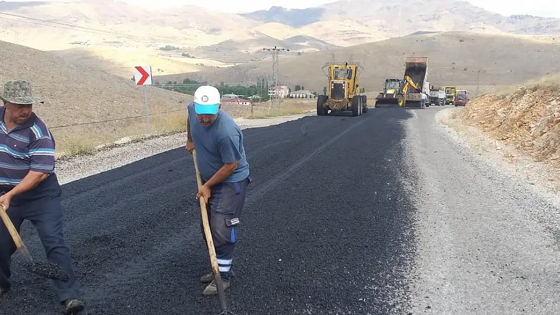 Yolların Bakımı Yapılıyor