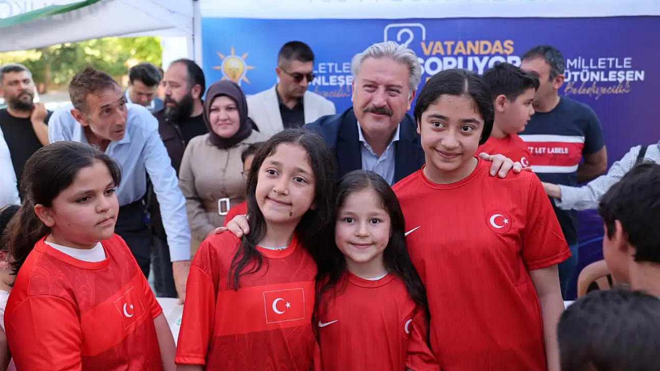 Başkan Palancıoğlu Selimiye'de Vatandaşların Taleplerini Dinledi
