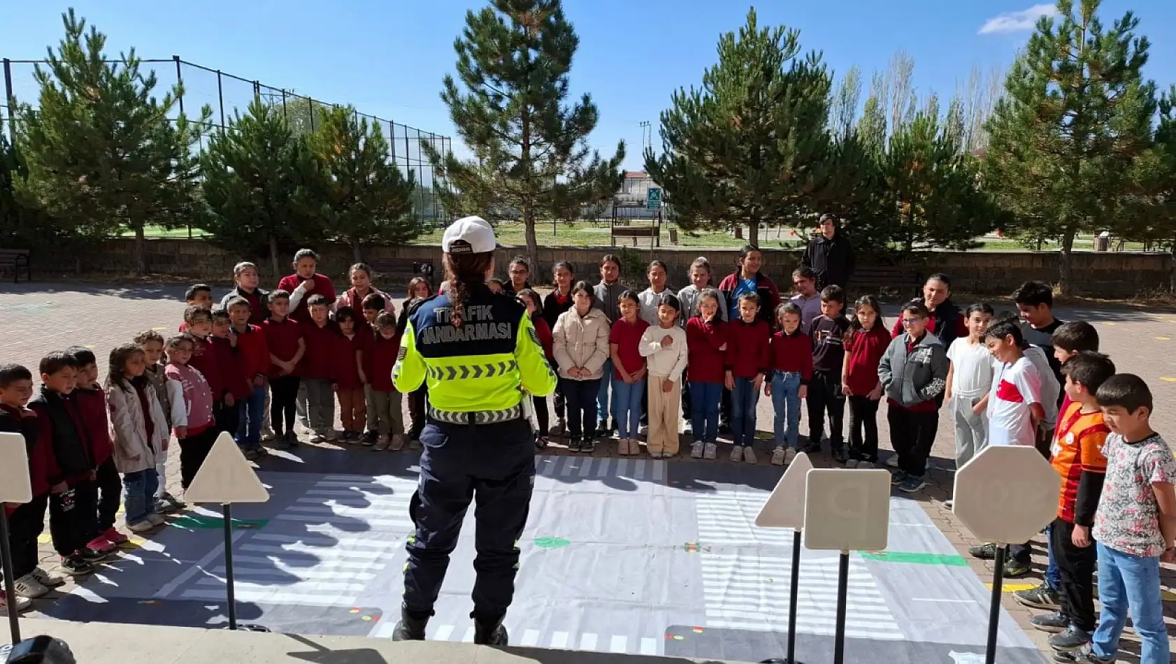 Kayseri'de öğrencilere trafik güvenliği eğitimi