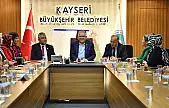Büyükkılıç kadın muhtarlara anneler günü ziyareti yaptı