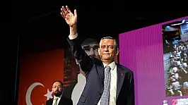 Özgür Özel, CHP'de yeniden genel başkan seçildi