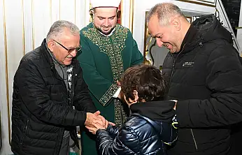 Başkan Büyükkılıç, Sabah namazında vatandaşlarla buluştu