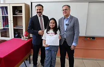 Başkan Özdoğan, Öğrencilerin Karne Sevincini Paylaştı