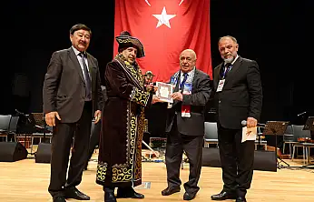 Başkan Yalçın'a 'Türk Dünyası üstün hizmet ödülü'