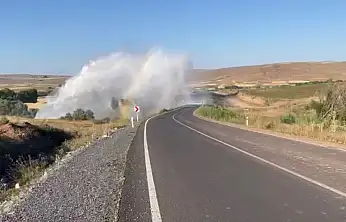 Bünyan'da Su Borusu Patladı, Su Metrelerce Yüksekliğe Fışkırdı
