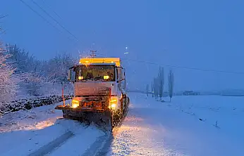 Büyükşehir Ekipleri Kırsalda 24 mahalle yolunu ulaşıma açtı
