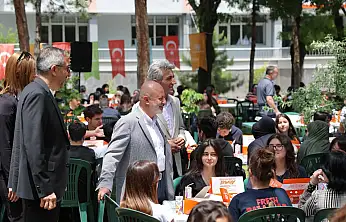 Çolakbayrakdar: 'Gençlerin Hayallerine Dokunacağız'