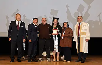 ERÜ İletişim Fakültesi'nde 415 Öğrenci Mezun Oldu