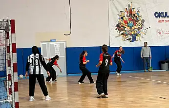 Kayseri'de futsal il birinciliği devam ediyor