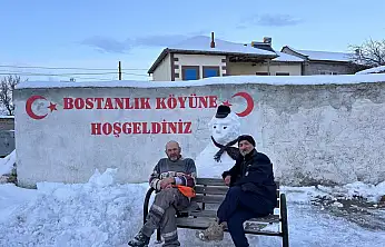 Kayseri'de karın keyfini kardan adam yaparak çıkardılar