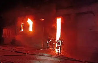 Kayseri'de mobilya fabrikasında yangın