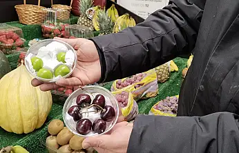 Kayseri'de yaz meyveleri kışın cep yakıyor: 4 erik 400, 6 kiraz 500 TL