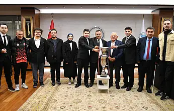 Kayseri Görme Engelliler Kulübü'nden Başkan Büyükkılıç'a Şampiyonluk Ziyareti