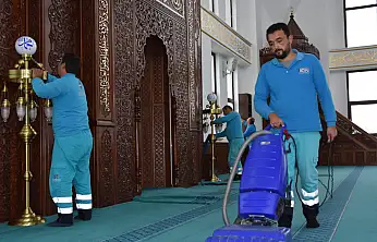 Kocasinan'da cami temizliği aralıksız sürüyor