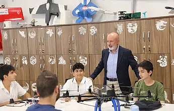 Öğretmen adayları Kocasinan İnovasyon Merkezi'ni ziyaret etti