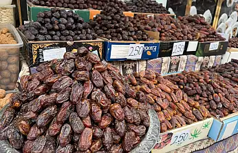 Ramazan ayının gözdesi hurma tezgahlardaki yerini aldı