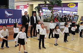 Sınav Koleji Öğrencilerinden AVM'de Bilim ve Sanat Şöleni