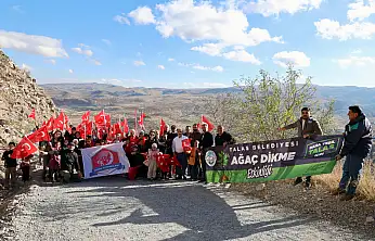 Talas'ta Cumhuriyet coşkusu fidanlarla yeşerdi