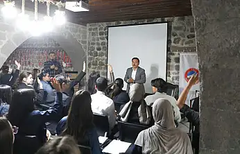 Vali Çiçek'ten mektep Melikgazi'ye ziyaret