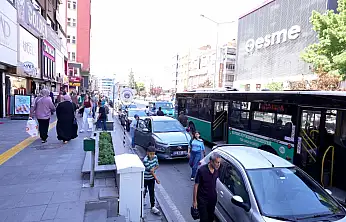 Zabıta'dan otobüs duraklarında hatalı park denetimi