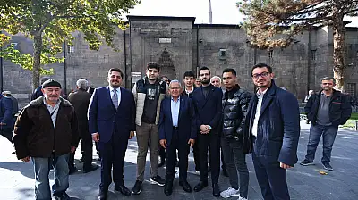 Başkan Büyükkılıç, Hunat'ta Esnaf ve vatandaşlarla buluştu