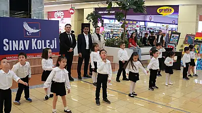 Sınav Koleji Öğrencilerinden AVM'de Bilim ve Sanat Şöleni
