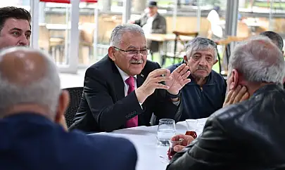 Büyükkılıç'tan, Kaytur Kahve'de vatandaşlarla sıcak sohbet