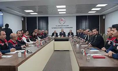 Hulusi Akar, Kayseri tarım müdürlüğü'nü ziyaret etti