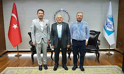 Başkan Büyükkılıç'a ziyaretçi akını