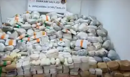 Hakkari'de Uyuşturucuya darbe: 860 kg madde ele geçirildi