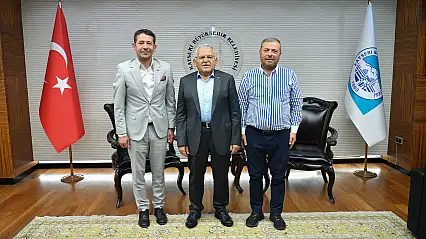 Başkan Büyükkılıç'a ziyaretçi akını