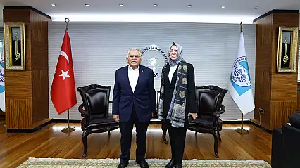 Büyükkılıç, Hacılar'ın ilk kadın ilçe başkanını kabul etti