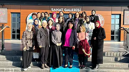 KAYMEK kursiyerleri sanat sergisini gezdi